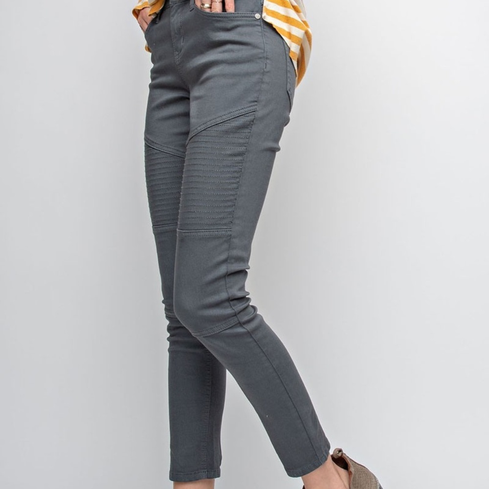 Super Stylish ,Very flattering Motto Legging Jean